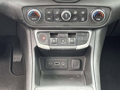 Used 2023 GMC Terrain SLE w/ Driver Convenience Package image 24