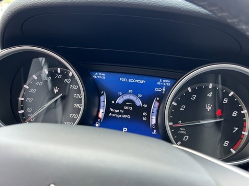 Used 2018 Maserati Levante image 23