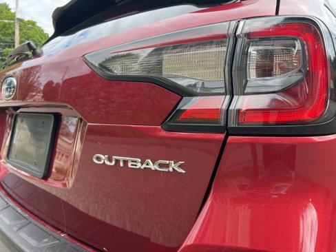 Used 2022 Subaru Outback Premium image 9