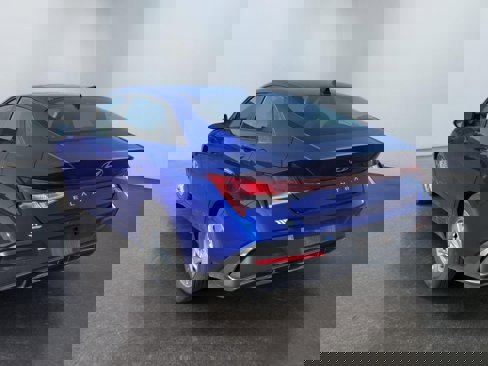 Certified 2024 Hyundai Elantra SE image 7