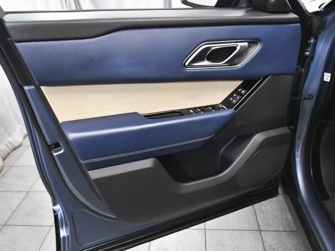 Used 2020 Land Rover Range Rover Velar R-Dynamic S image 9