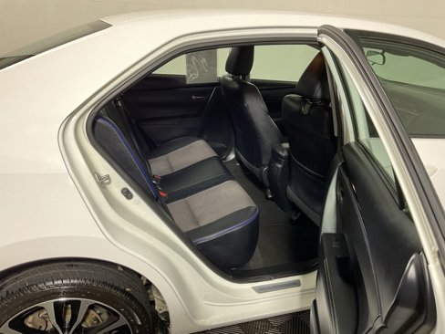 Used 2017 Toyota Corolla L image 32