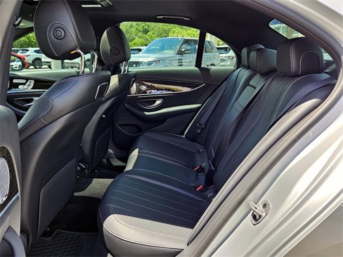 Used 2019 Mercedes-Benz E 300 image 4