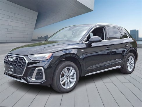 Certified 2023 Audi Q5 2.0T Premium w/ Convenience Package image 3