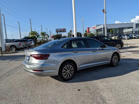 Certified 2020 Volkswagen Jetta SE image 6