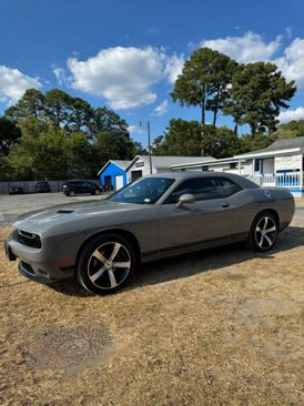 Used 2019 Dodge Challenger SXT image 5