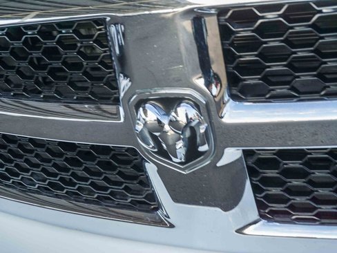 Used 2019 RAM 1500 Classic SLT image 5