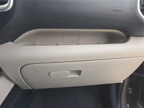Used 2021 Hyundai Venue image 33