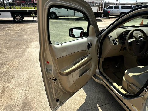 Used 2009 Chevrolet HHR LS image 27
