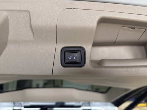 Used 2019 GMC Acadia Denali image 16