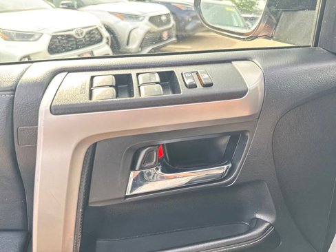 Used 2015 Toyota 4Runner SR5 image 35