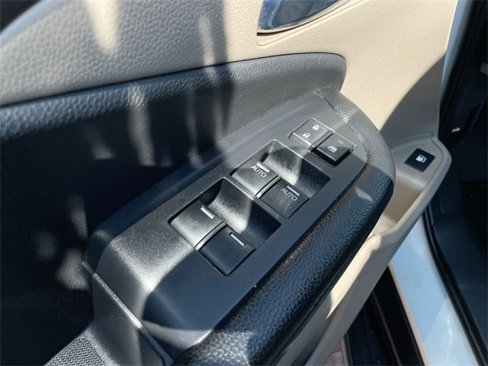 Used 2016 Honda Pilot EX image 11