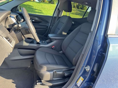 Used 2024 GMC Terrain SLE image 12
