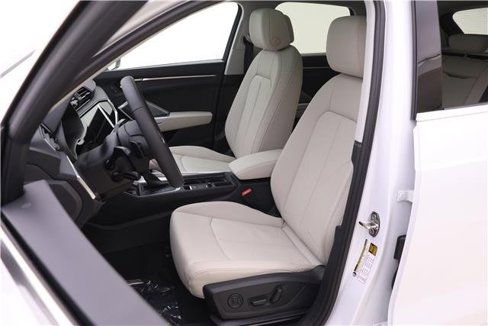 Used 2025 Audi Q3 2.0T Premium w/ Convenience Package image 7