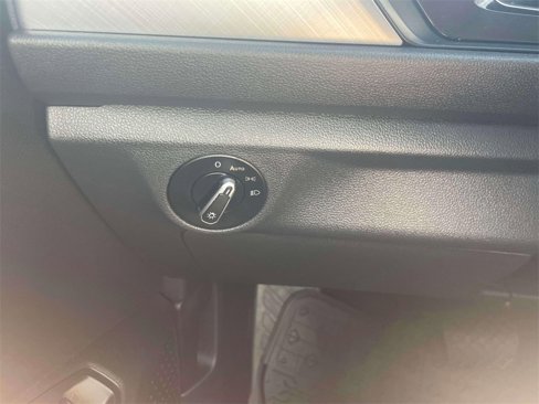 Used 2023 Volkswagen Jetta SE image 20