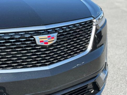 Certified 2024 Cadillac XT6 Premium Luxury w/ Platinum Package image 5