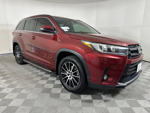 Used 2017 Toyota Highlander AWD V6 image 6