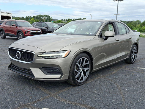 Used 2020 Volvo S60 T6 Momentum w/ Protection Package image 3
