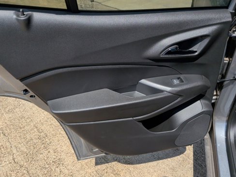 New 2025 Chevrolet Trax RS w/ Sunroof Package image 30