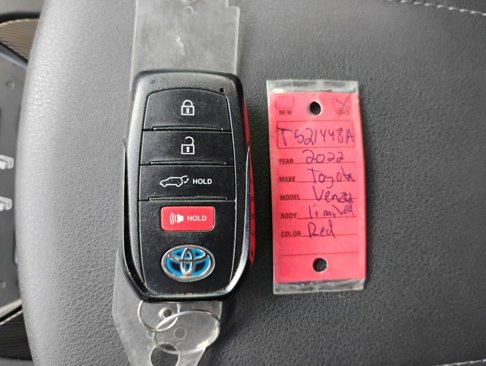 Used 2022 Toyota Venza Limited image 33