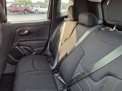 Certified 2022 Jeep Renegade Latitude image 11