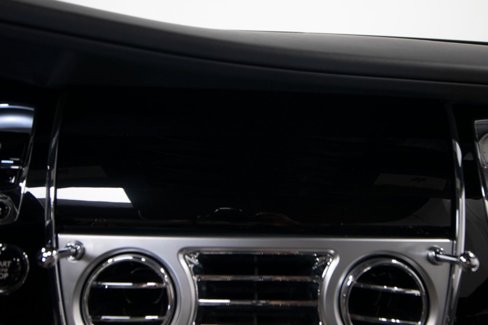 Used 2018 Rolls-Royce Dawn image 27