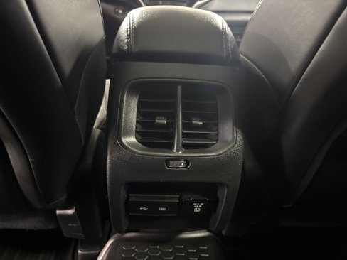 Used 2019 Jeep Cherokee Limited image 30
