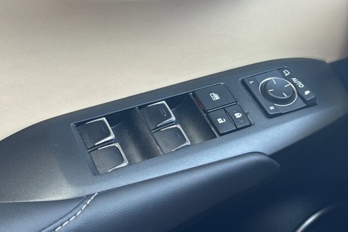 Used 2018 Lexus NX 300 FWD image 13