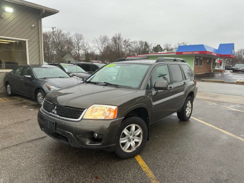 Used 2011 Mitsubishi Endeavor LS image 2