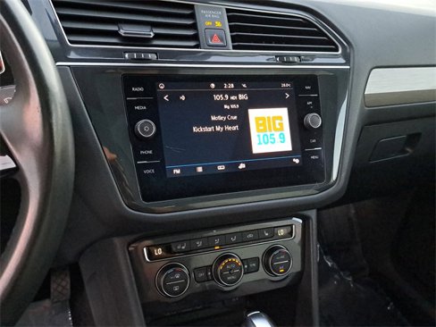 Used 2020 Volkswagen Tiguan SEL image 28