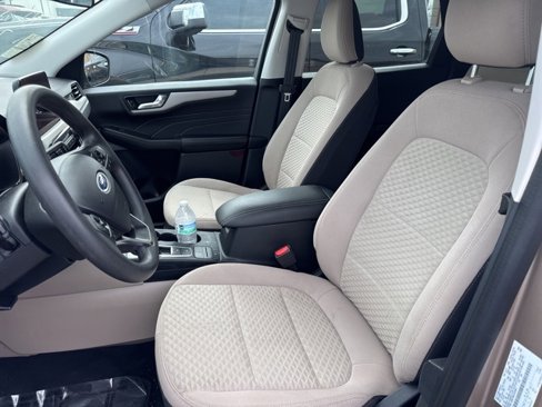 Used 2021 Ford Escape SE image 10