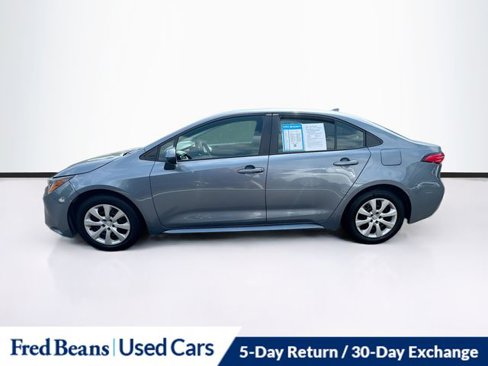 Used 2022 Toyota Corolla LE image 4