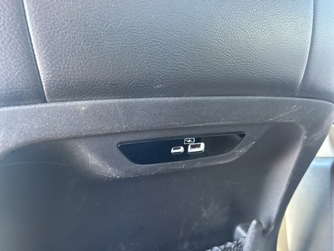 Used 2021 Chrysler Pacifica Touring-L image 21