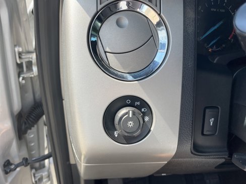 Used 2016 Ford Expedition EL XLT image 13
