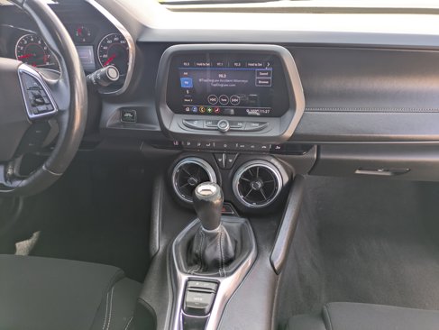 Used 2019 Chevrolet Camaro LT w/ Technology Package image 16
