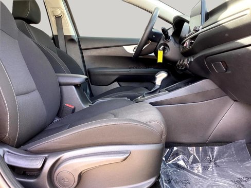 Used 2024 Kia Forte LXS image 7