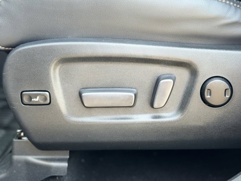 Used 2018 Toyota Highlander Limited image 22