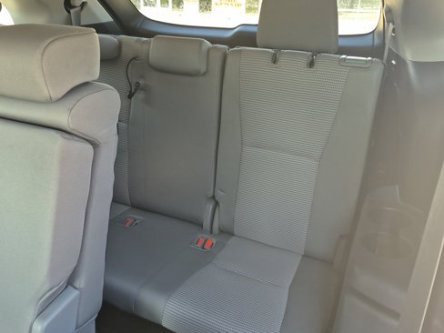 Used 2021 Toyota Highlander LE image 25