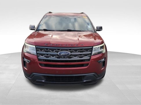 Used 2019 Ford Explorer XLT w/ Equipment Group 202A image 3