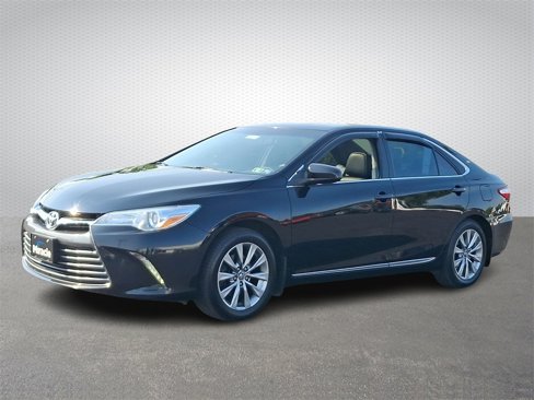 Used 2016 Toyota Camry XLE image 3