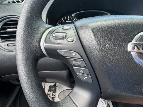 Used 2020 Nissan Pathfinder S image 20