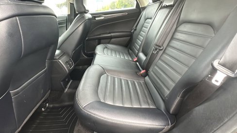 Used 2018 Ford Fusion SE w/ Fusion SE Technology Package image 16