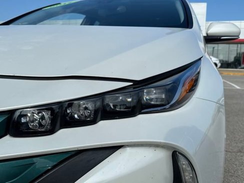 Used 2017 Toyota Prius Prime image 10
