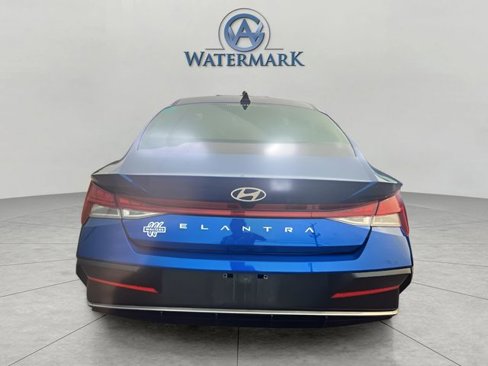Used 2024 Hyundai Elantra SEL w/ Convenience Package image 4