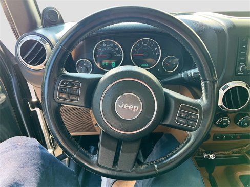 Used 2013 Jeep Wrangler Unlimited Sahara w/ Connectivity Group image 10