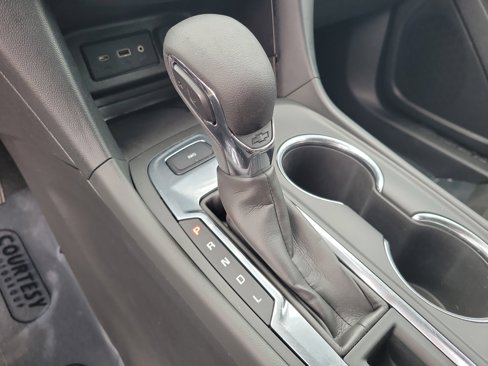 Used 2023 Chevrolet Equinox LT image 34