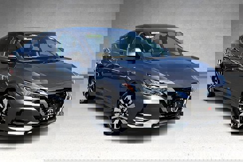 Used 2021 Nissan Sentra SV image 2