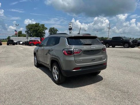 Certified 2024 Jeep Compass Latitude image 5