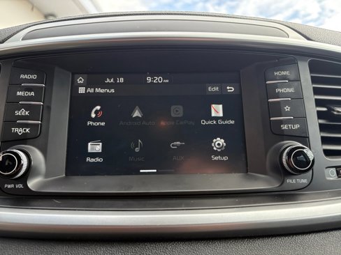 Used 2020 Kia Sorento LX image 17