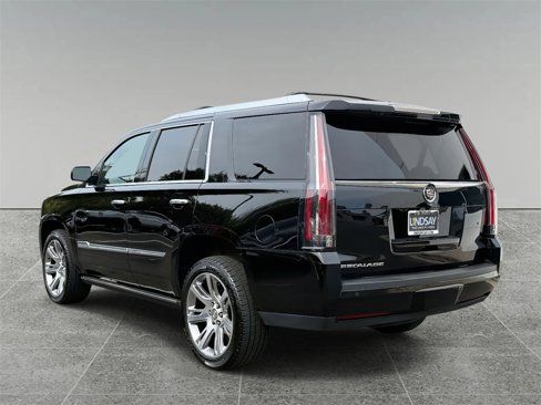 Used 2015 Cadillac Escalade Premium image 12